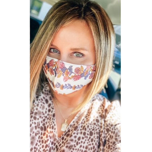 TORY BURCH • Fall Face Mask Covering - Picture 2 of 4